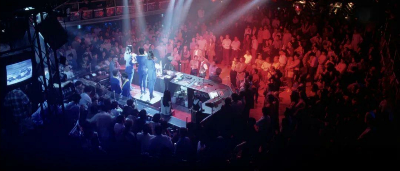 2022雷军年度演讲全文：穿越人生低谷的感悟